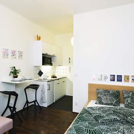 Hradec Králové Lazy Sofa ° Apartment المظهر الخارجي الصورة