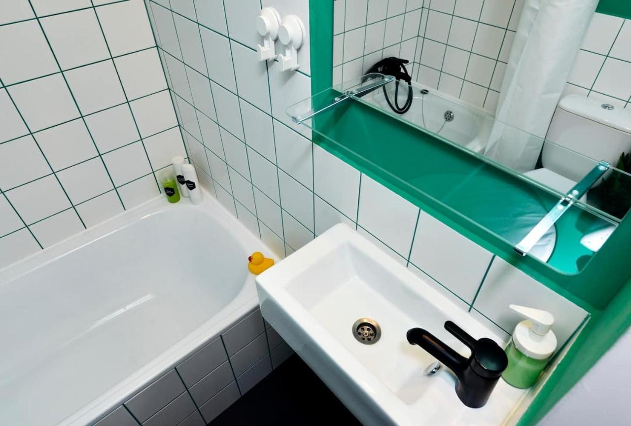 Hradec Králové Lazy Sofa ° Apartment المظهر الخارجي الصورة